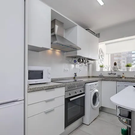 Appartement 019 Stylish 3 Bed Ibensa Square Apt, Near & Bars