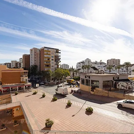 019 Stylish 3 Bed Ibensa Square Apt, Near & Bars Apartman