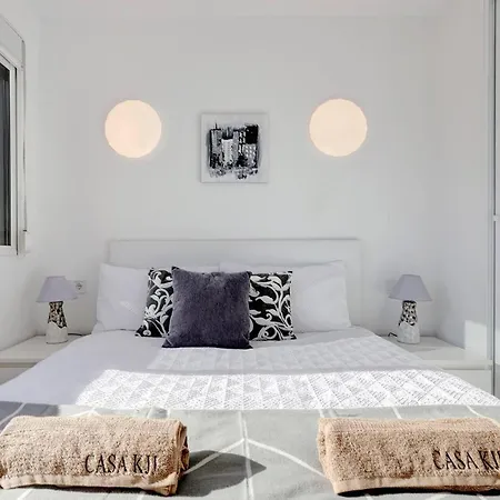 Apartman 019 Stylish 3 Bed Ibensa Square Apt, Near & Bars