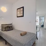 019 Stylish 3 Bed Ibensa Square Apt, Near & Bars דירה