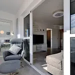 019 Stylish 3 Bed Ibensa Square Apt, Near & Bars דירה *